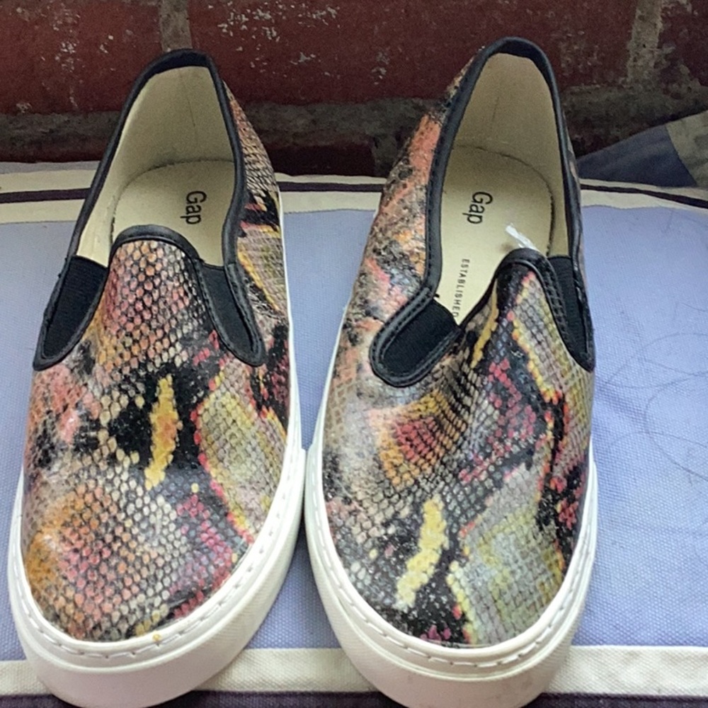GAP Vibrant Snake Print Slip-On Sneakers